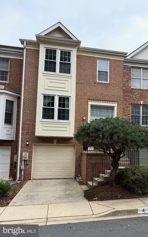 4 CARRIAGE WALK CT, Gaithersburg, MD 20879