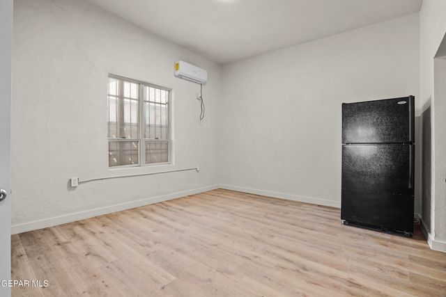 511 E Nevada Avenue B, El Paso, TX 79902