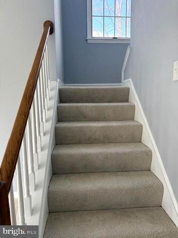 510 FAIRFAX LN, Herndon, VA 20170