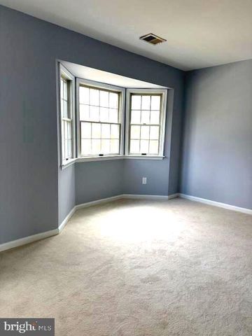 510 FAIRFAX LN, Herndon, VA 20170