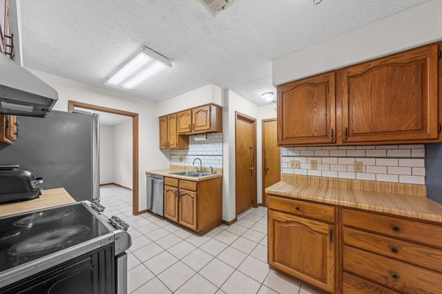 1212 Donna Kay Dr, Kerrville, TX 78028