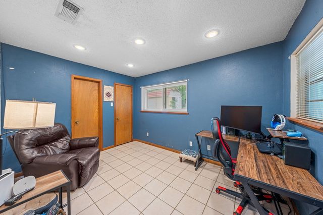 1212 Donna Kay Dr, Kerrville, TX 78028