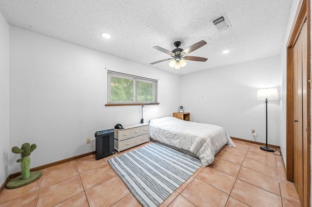 1212 Donna Kay Dr, Kerrville, TX 78028