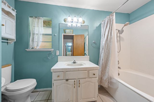 1212 Donna Kay Dr, Kerrville, TX 78028