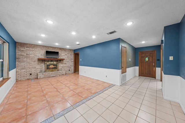 1212 Donna Kay Dr, Kerrville, TX 78028