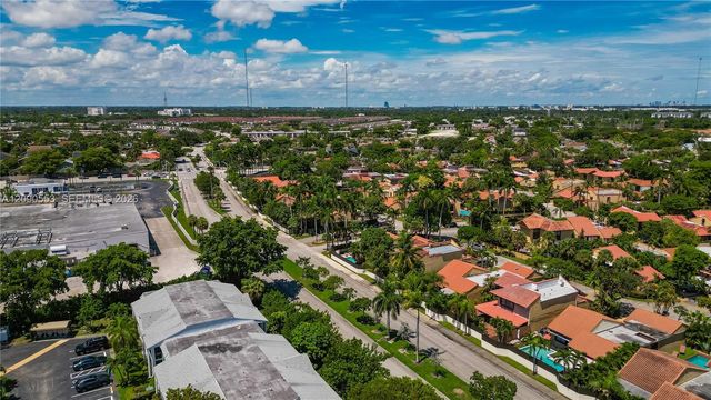 917 NE 199th Street 204, Miami, FL 33179