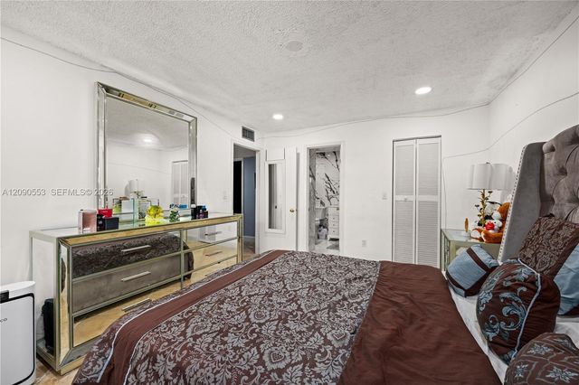 917 NE 199th Street 204, Miami, FL 33179