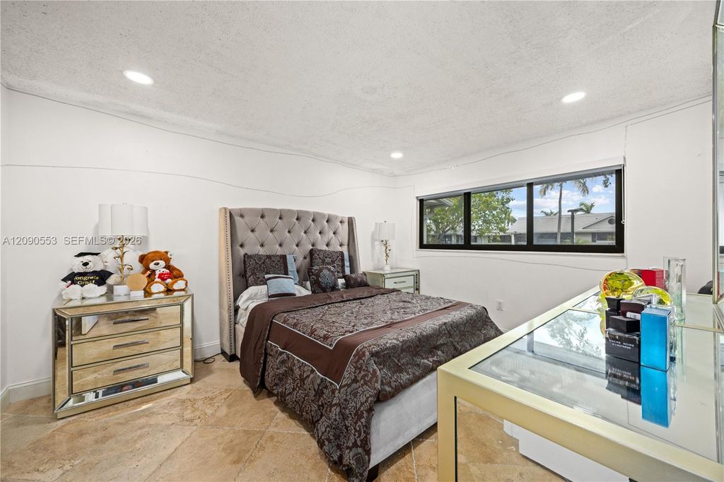 917 NE 199th Street 204, Miami, FL 33179