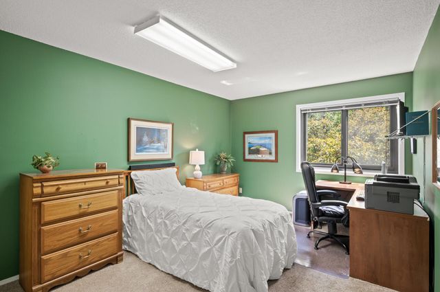 4100 Parklawn Avenue 213, Edina, MN 55435