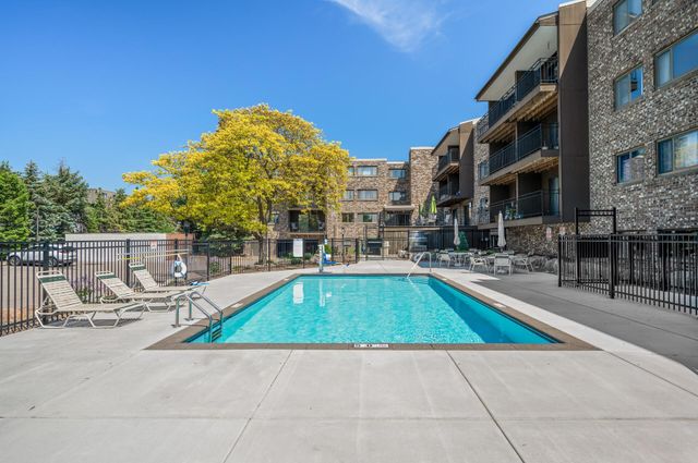 4100 Parklawn Avenue 213, Edina, MN 55435