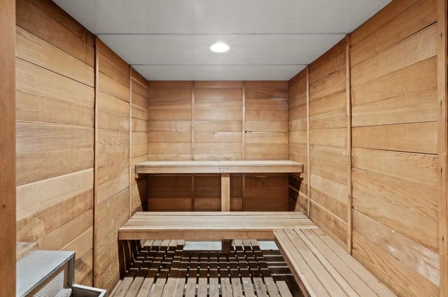 4100 Parklawn Avenue 213, Edina, MN 55435