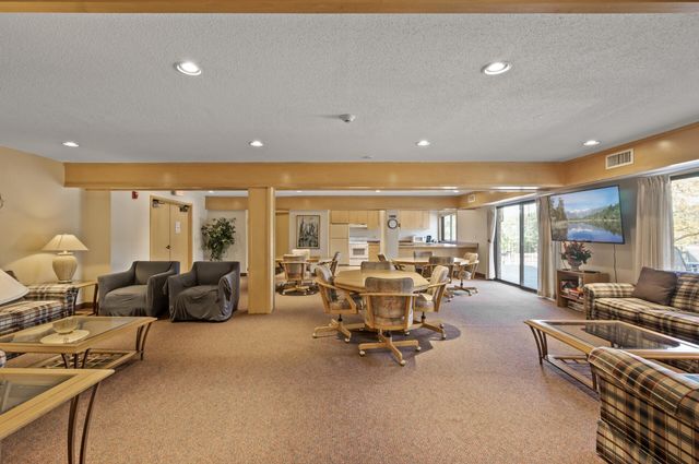 4100 Parklawn Avenue 213, Edina, MN 55435