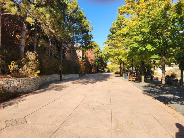 4100 Parklawn Avenue 213, Edina, MN 55435