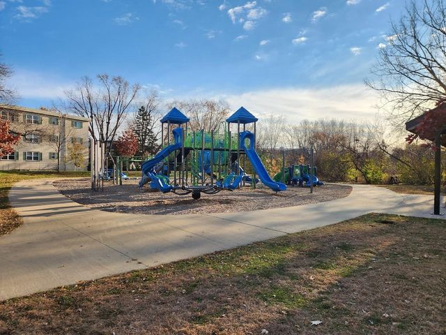 4100 Parklawn Avenue 213, Edina, MN 55435