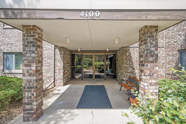 4100 Parklawn Avenue 213, Edina, MN 55435