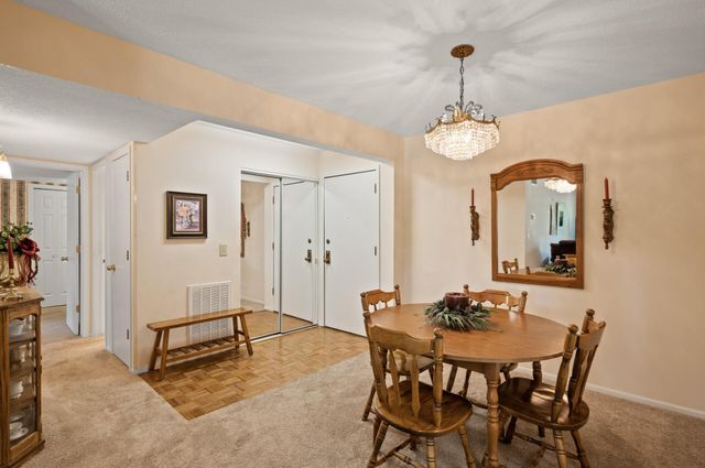 4100 Parklawn Avenue 213, Edina, MN 55435