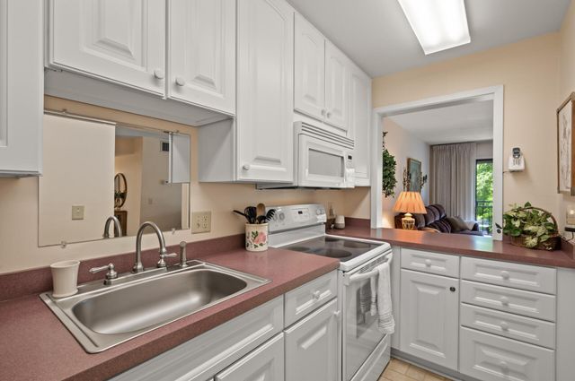 4100 Parklawn Avenue 213, Edina, MN 55435