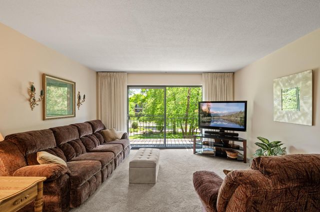 4100 Parklawn Avenue 213, Edina, MN 55435