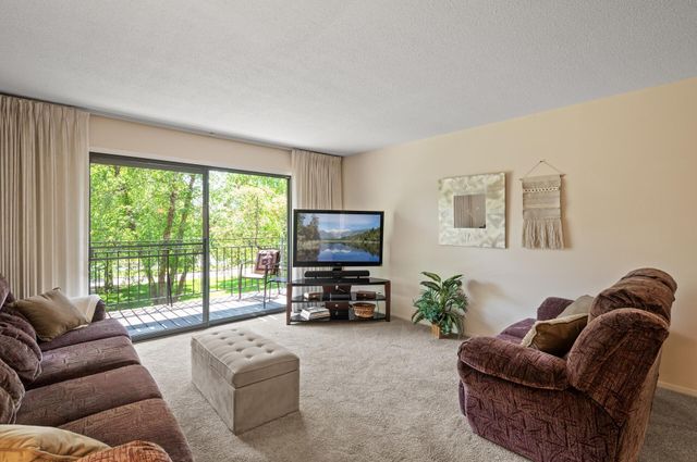 4100 Parklawn Avenue 213, Edina, MN 55435