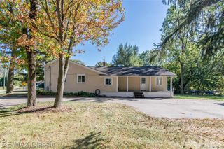 590 Bogie Lake Road, White Lake, MI 48383