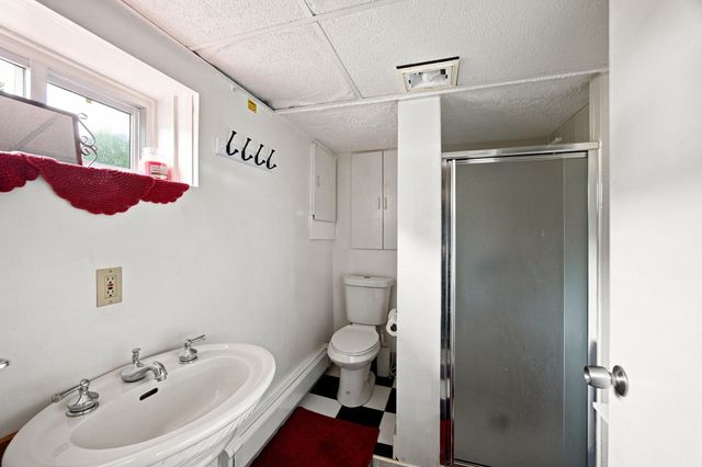 60 Brickett St, Springfield, MA 01119