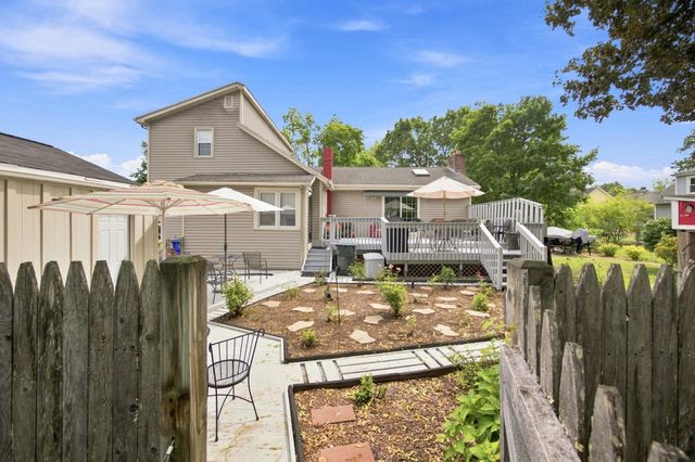 60 Brickett St, Springfield, MA 01119