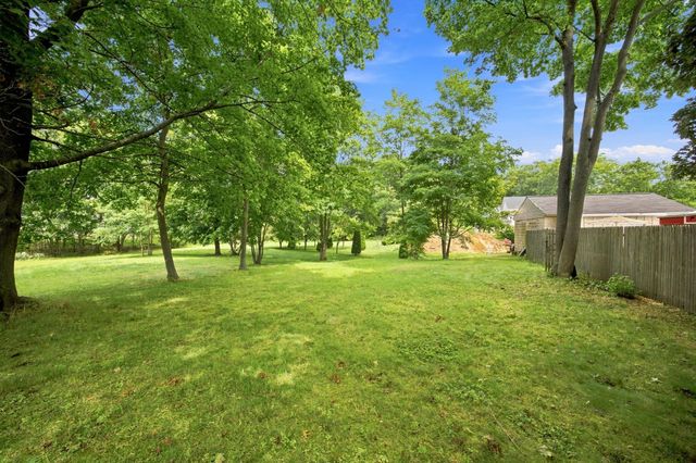 60 Brickett St, Springfield, MA 01119