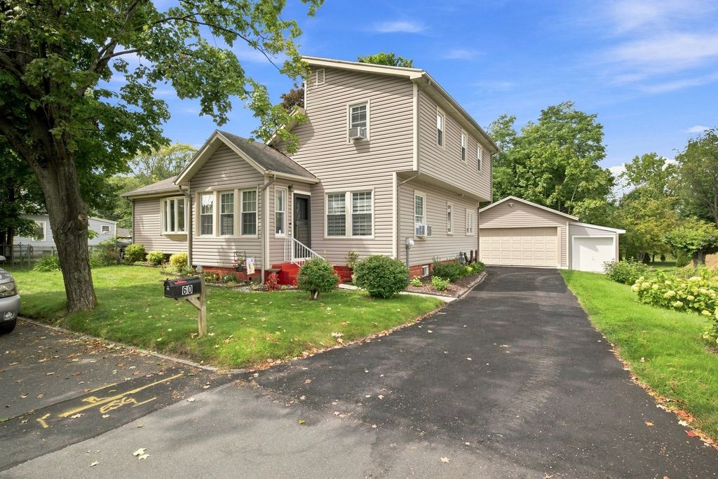 60 Brickett St, Springfield, MA 01119