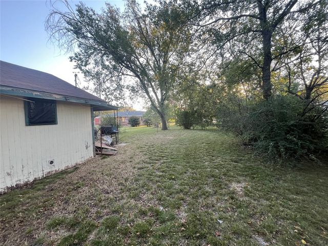 209 N Rangeline Street, Tecumseh, OK 74873