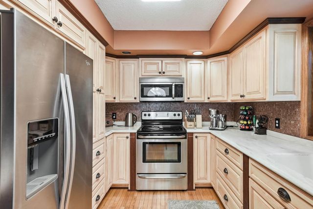 13500 Georgia Drive, Apple Valley, MN 55124