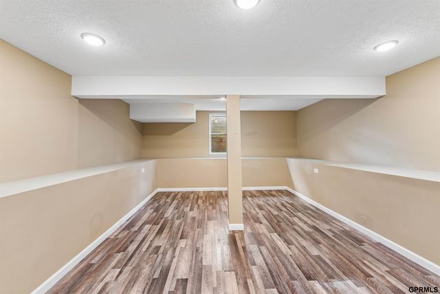 2413 S 6th Street, Omaha, NE 68108