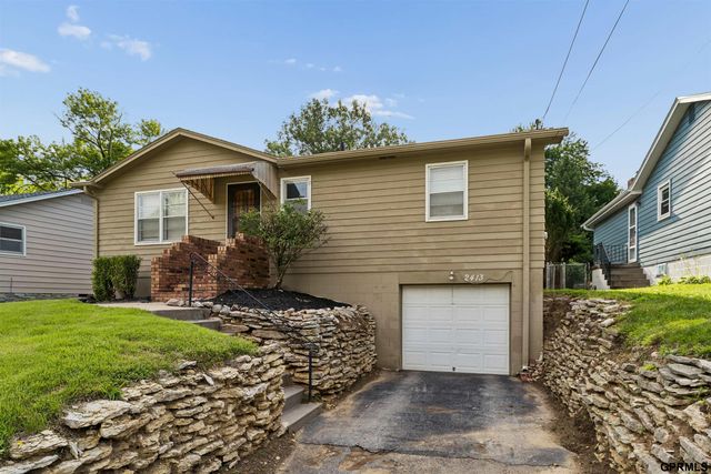 2413 S 6th Street, Omaha, NE 68108