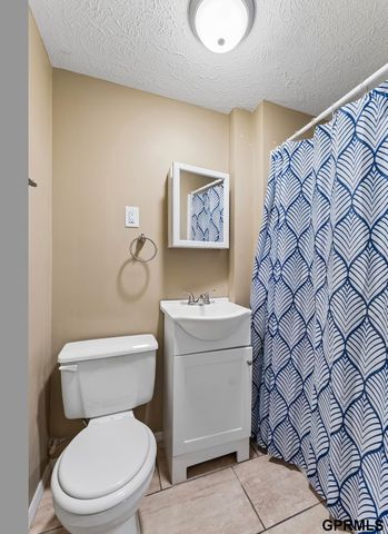 2413 S 6th Street, Omaha, NE 68108