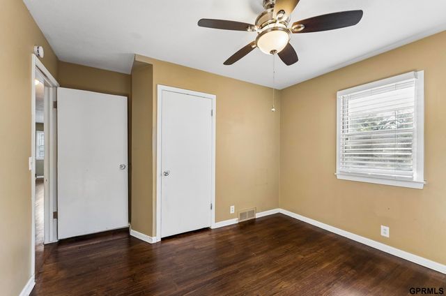 2413 S 6th Street, Omaha, NE 68108