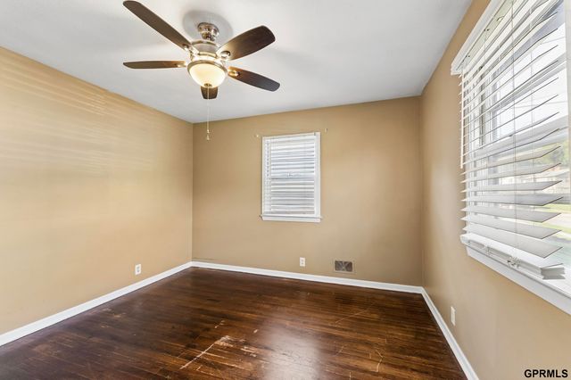 2413 S 6th Street, Omaha, NE 68108