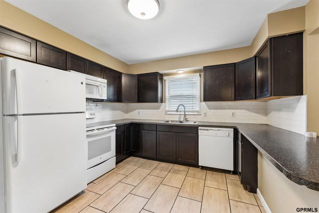 2413 S 6th Street, Omaha, NE 68108