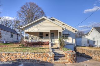 1015 Cedar Street, Carthage, MO 64836