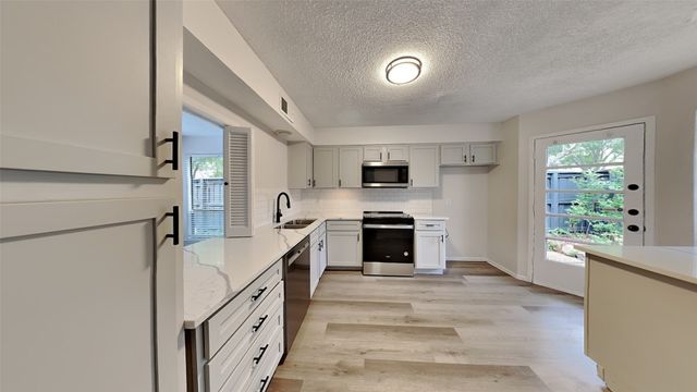 12201 Wightman Place, Dallas, TX 75243