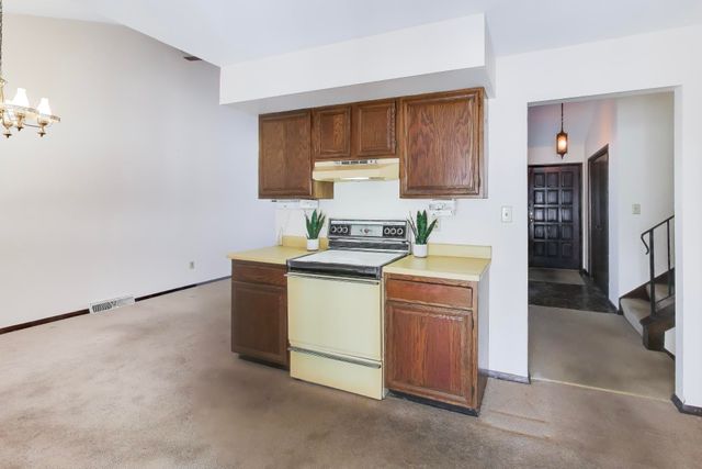 10023 W 93rd Avenue, St. John, IN 46373