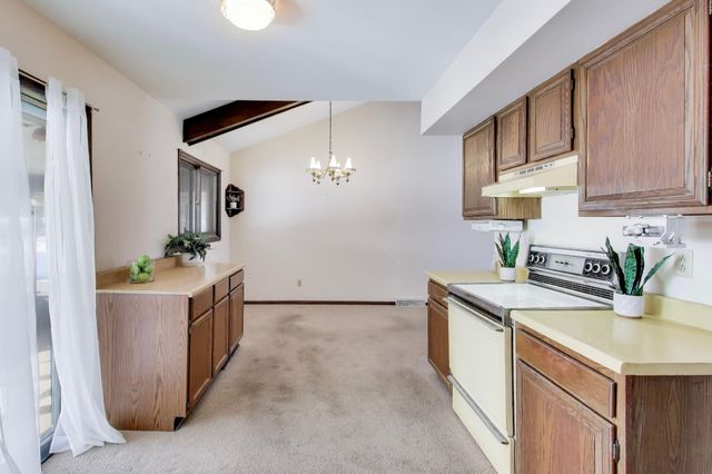 10023 W 93rd Avenue, St. John, IN 46373