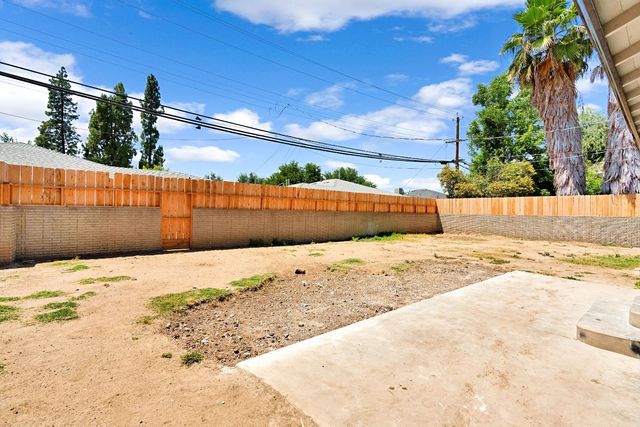 2901 N 2nd Street, Fresno, CA 93703