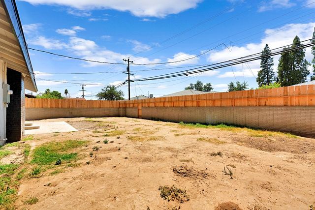 2901 N 2nd Street, Fresno, CA 93703