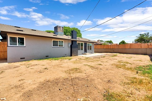 2901 N 2nd Street, Fresno, CA 93703