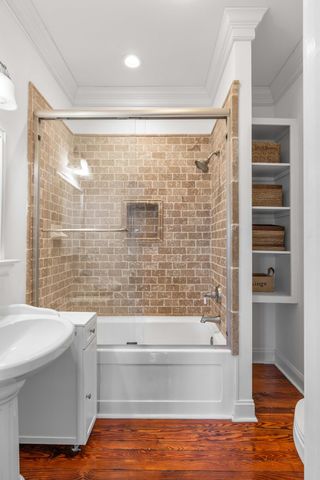 104 Queen Street B, Charleston, SC 29401