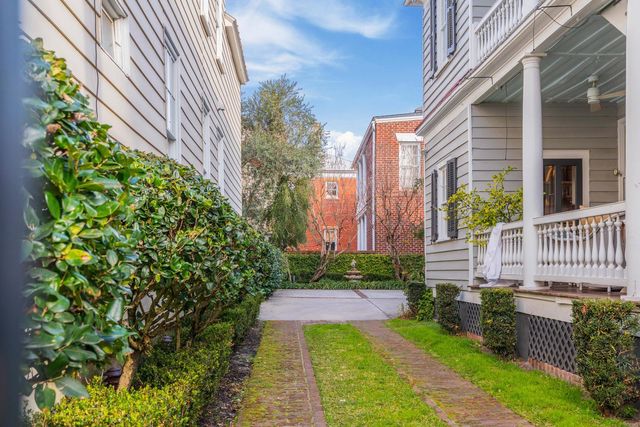 104 Queen Street B, Charleston, SC 29401