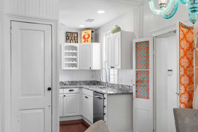 104 Queen Street B, Charleston, SC 29401