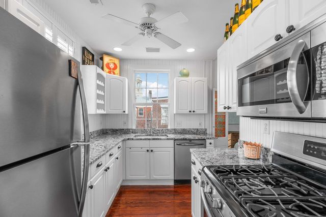 104 Queen Street B, Charleston, SC 29401