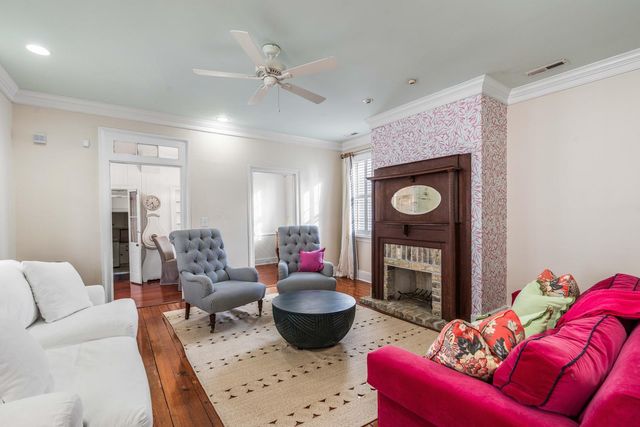 104 Queen Street B, Charleston, SC 29401