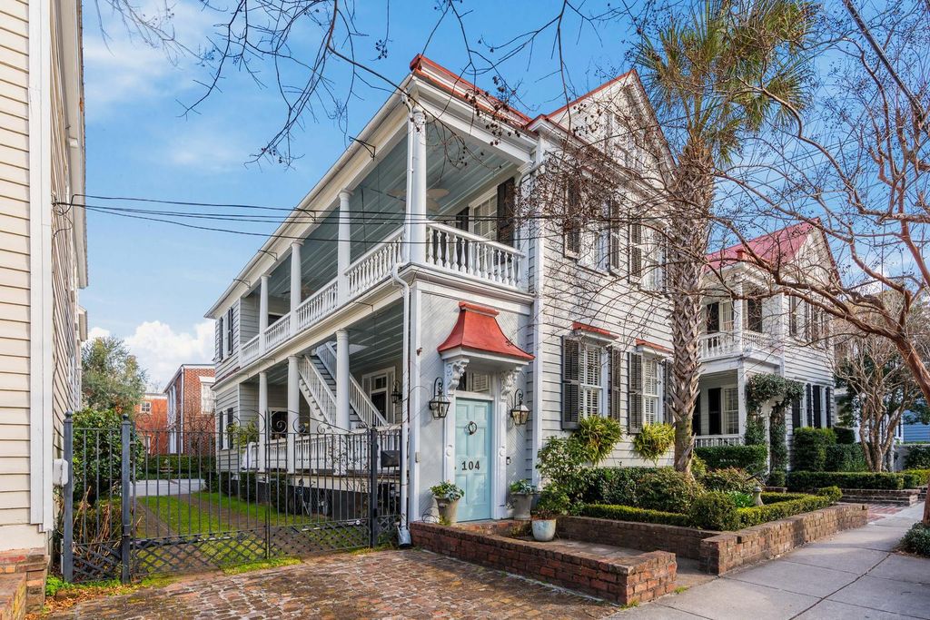 104 Queen Street B, Charleston, SC 29401