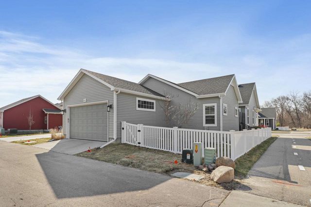 1203 Twisted Branch Way, Sun Prairie, WI 53590